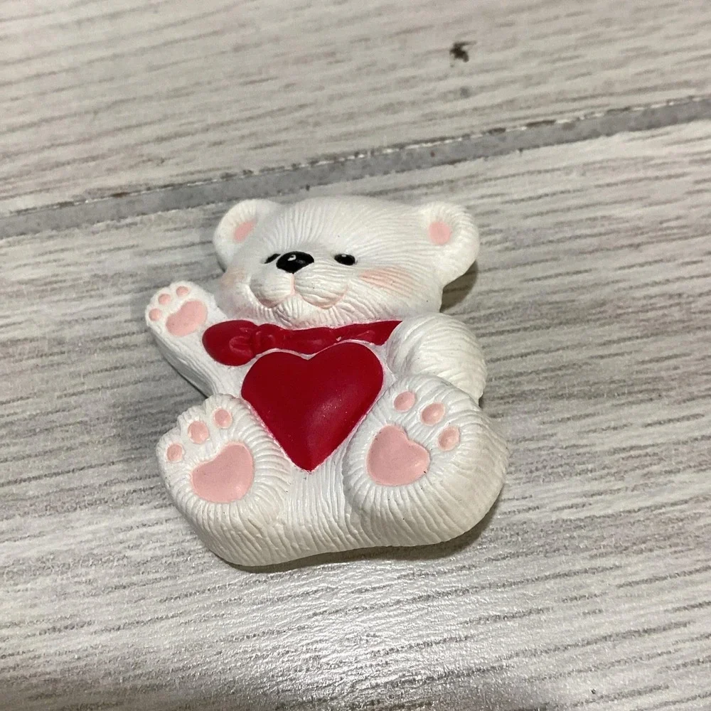 Goldtone Pin Textured Valentine Teddy‎ Bear w/ Heart Vintage